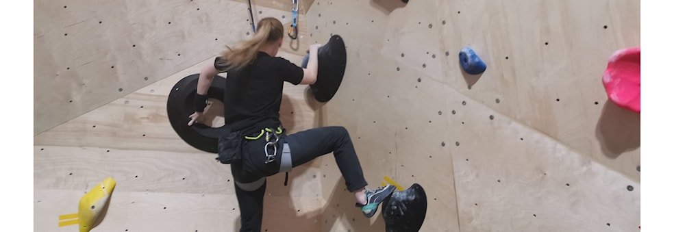 Bedriftskonkurranse i Autobelay og buldring på Høyt Under Taket